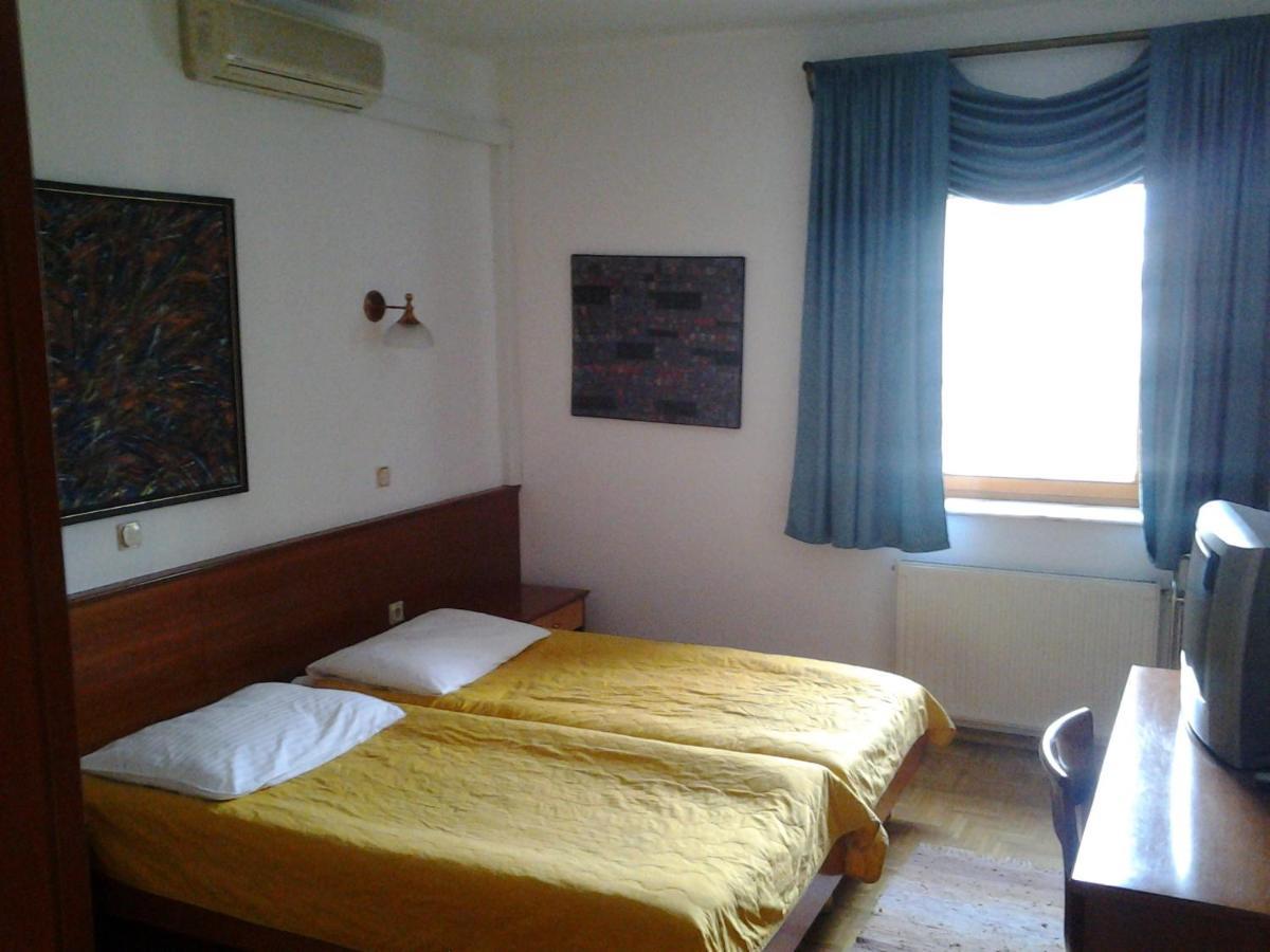 Guest House Arvaj Kranj Exterior photo
